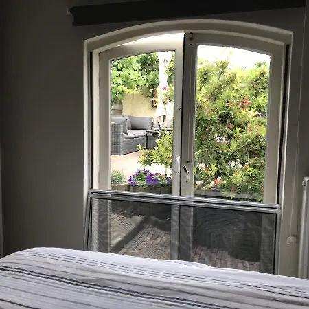 Troelstrastraat Apartman *