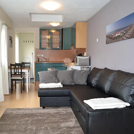 Troelstrastraat Apartman *